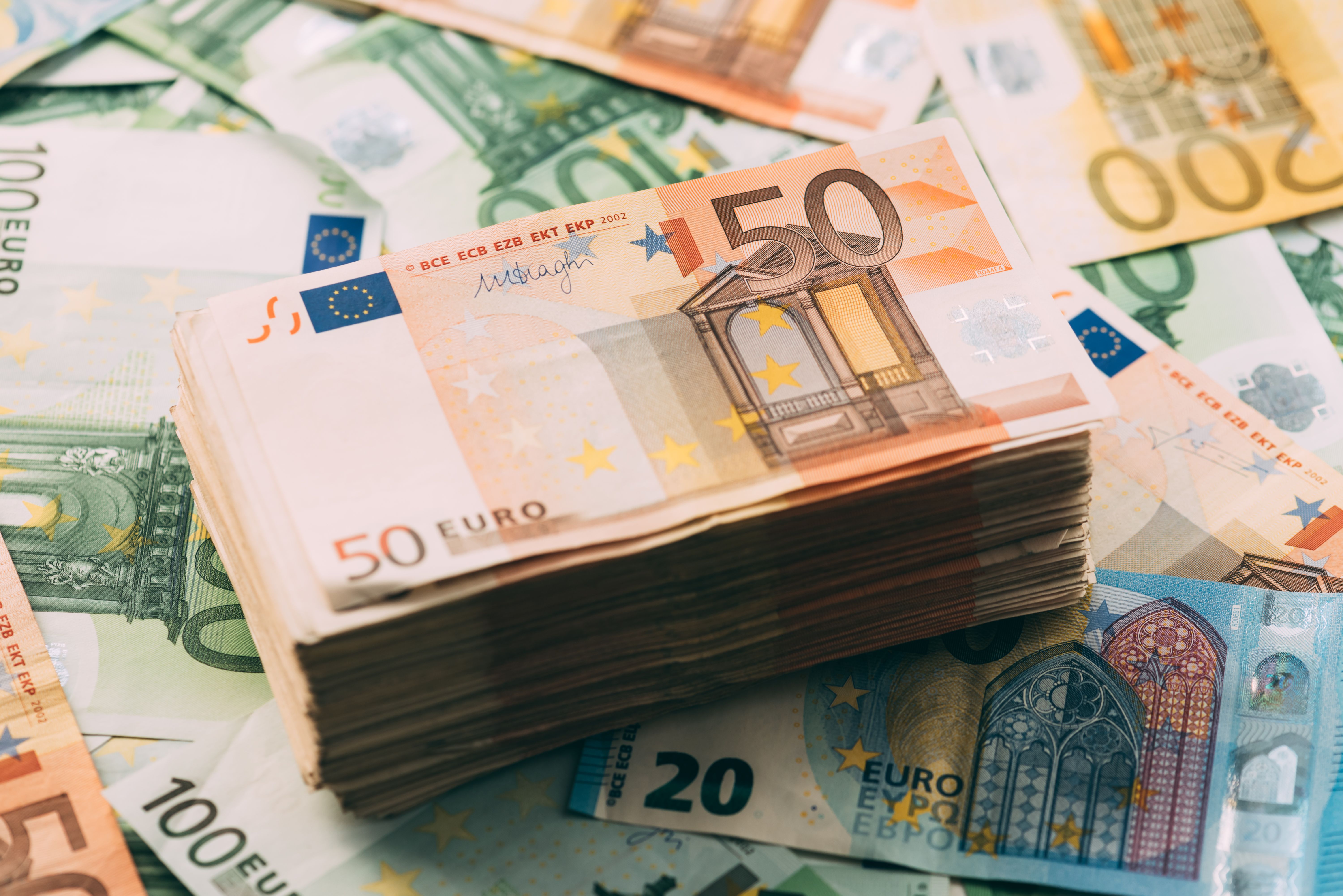 euro-cash-stack-closeup-2021-08-26-17-02-20-utc.jpg